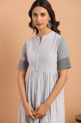 Janasya White woven cotton party wear kurtis 5