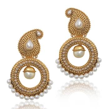 Paisley Pearl Golden Polki Earring PSEAZ014WH 1
