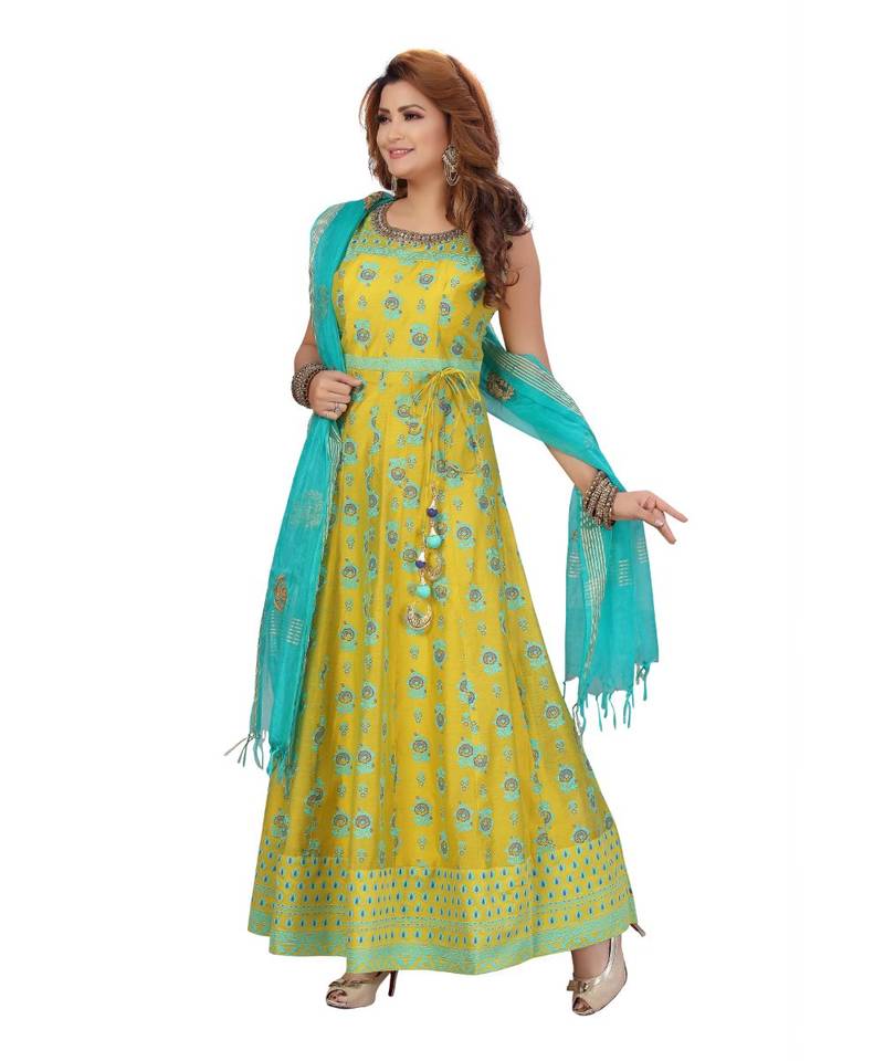 GREEN COLOR HAND WORK PATCH NECKILINE CHANDERI FLAIR & OVERGANZA DUPATTA WITH GOLDEN DORI WORK BUTTA kurta