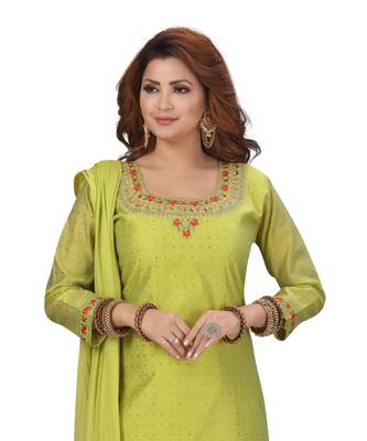 BEIGE COLOR CHANDERI PANT SET EMBELLISHED WORK WITH STONE kurti 2