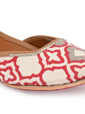 Sringam Women White and Red Printed Handcrafted Mojaris 5
