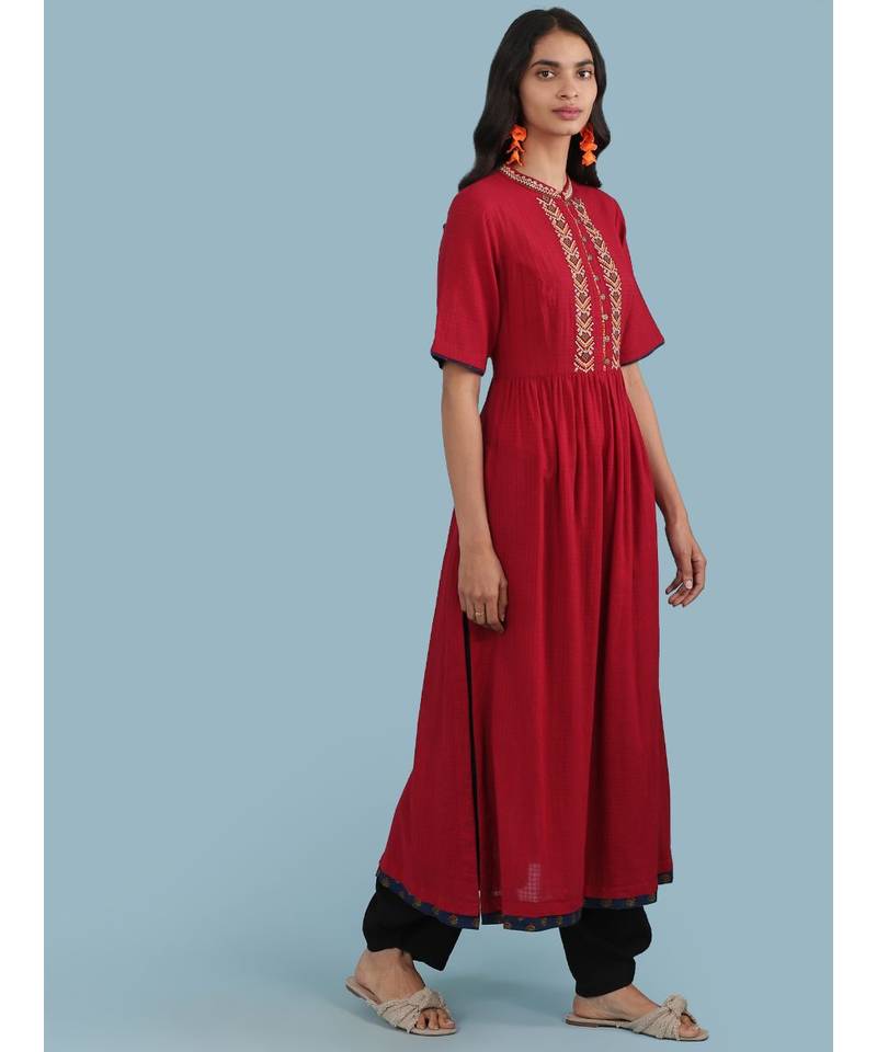 Red Embroidered Cotton Short Sleeve Kurta