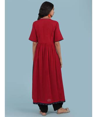 Red Embroidered Cotton Short Sleeve Kurta 4