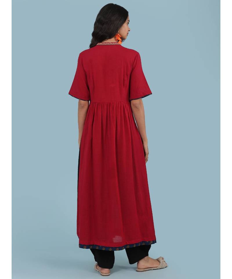 Red Embroidered Cotton Short Sleeve Kurta