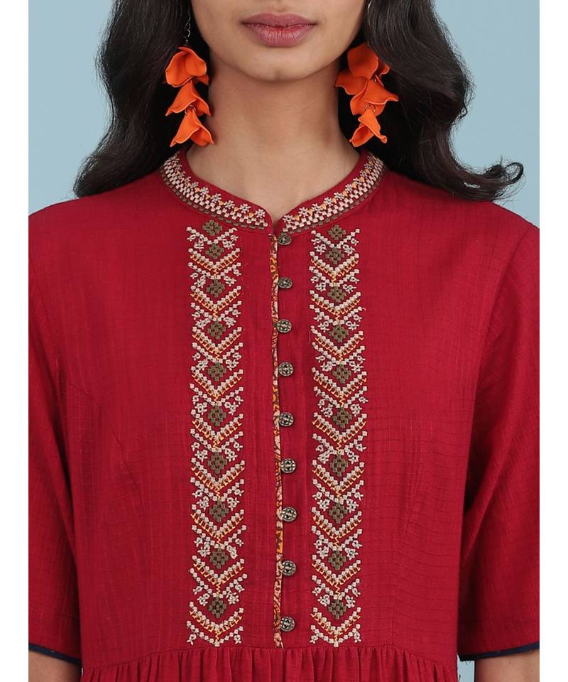 Red Embroidered Cotton Short Sleeve Kurta