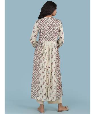 Off White Floral Print Kurta With Pant And Dupatta 4