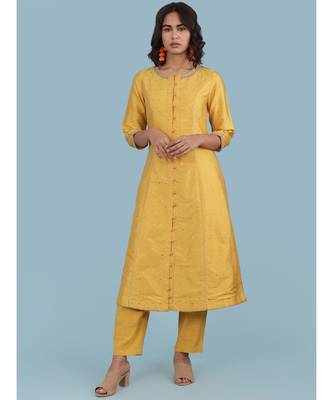 Embroidered Round Neck 3/4 Sleeve Kurta With Pant 1