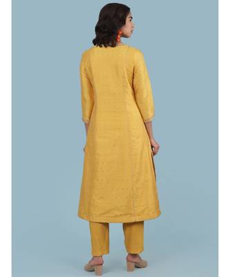 Embroidered Round Neck 3/4 Sleeve Kurta With Pant 4