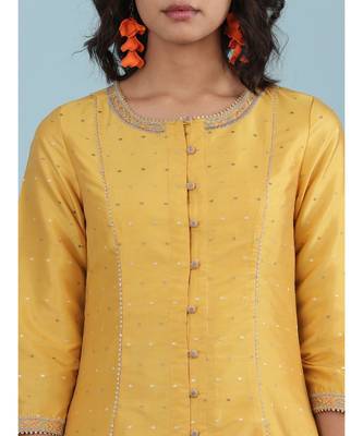 Embroidered Round Neck 3/4 Sleeve Kurta With Pant 5