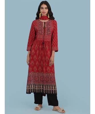 Red Floral Print Kruta With Pant And Dupatta 1