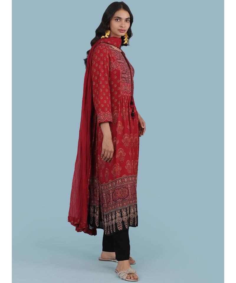 Red Floral Print Kruta With Pant And Dupatta