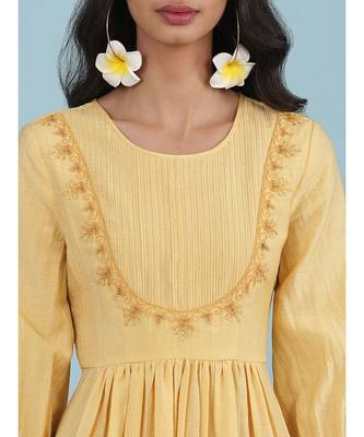 Yellow Round Neck 3/4 Sleeve Embroidered Kurta With Pant 5