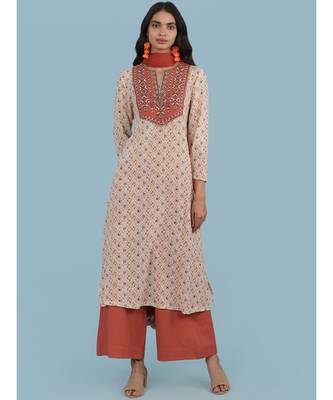 Ecru Floral Print 3/4 Sleeve Kurta With Pant And Dupatta 1
