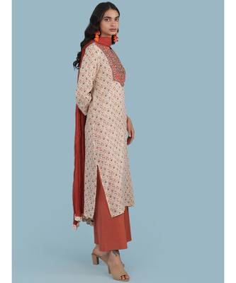 Ecru Floral Print 3/4 Sleeve Kurta With Pant And Dupatta 3