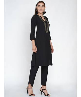 black flex straight kurta with jacquard lace at neck 1