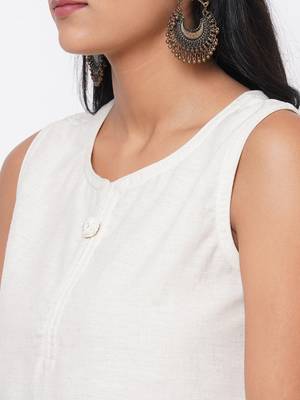 Schiffli-embroidered crop top 7