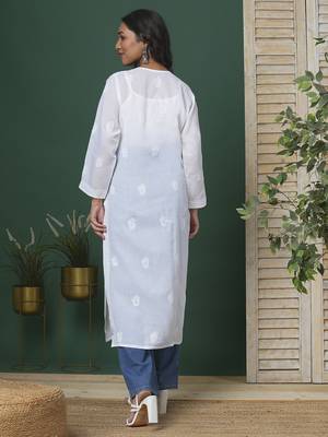 Hand Embroidered White Cotton Lucknow Chikankari Women Kurta 3