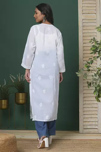 Hand Embroidered White Cotton Lucknow Chikankari Women Kurta