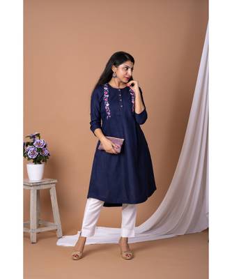 En Vogue Embroidered Kurta With Roll Up Sleeve 4