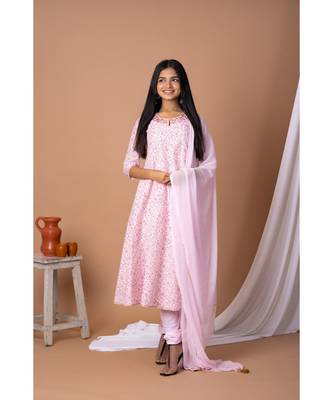 En Vogue Kalidar Printed And Embroidered Kurta Set With Dupatta 3