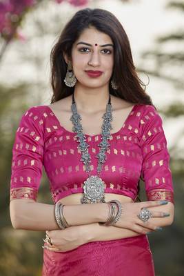 Pink woven banarasi silk saree with blouse 5