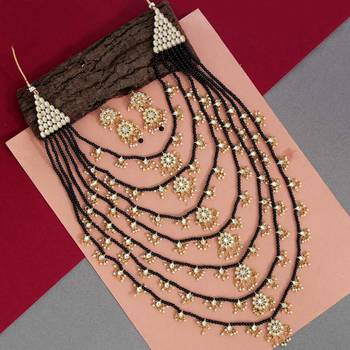 Black necklace-sets 1