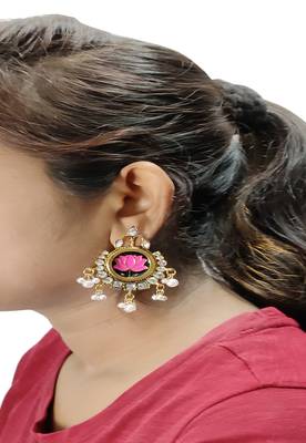 Pink pearl earrings 3