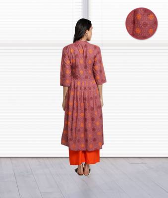 Pure Cotton Printed Flared & Front Slit Women Kurti (Magenta) 4