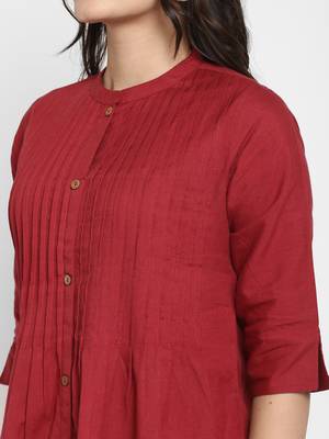 Solid & Pintuck A-Line Cotton Maroon Kurta 5
