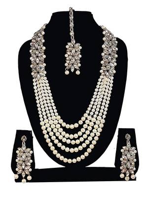 Kundan & Moti Rani Haar With Earrings & Maang Tikka For Women 4
