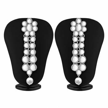 Rhodium Plated Traditional 3 Layered Jewellery Set Encased With Kundan For Women  6