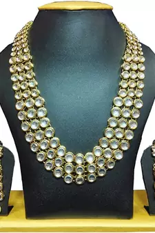 Traditional Kundan Jewellery Set For Women