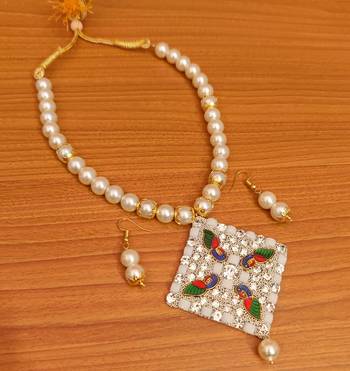 White necklace-sets 1