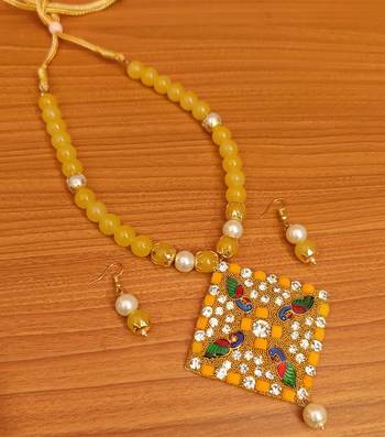 Yellow necklace-sets 1