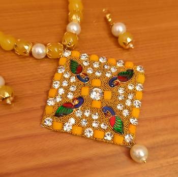Yellow necklace-sets 2