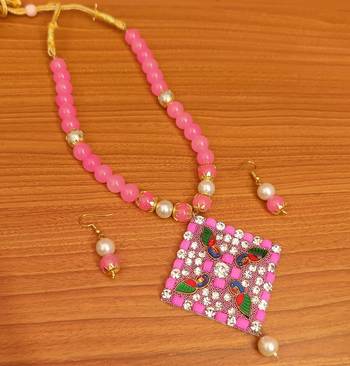 Pink necklace-sets 1