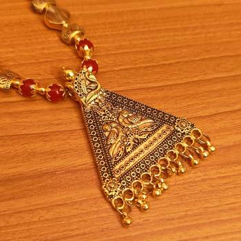 Red necklaces 2