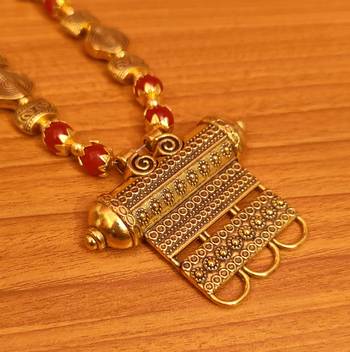 Red necklaces 1