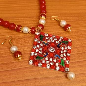 Red necklace-sets 1