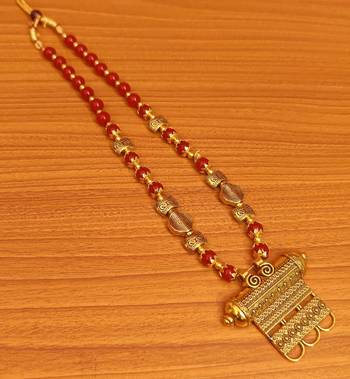 Red necklaces 2