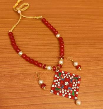 Red necklace-sets 2