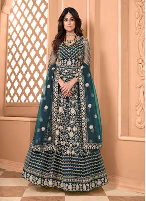  Shamita Shetty Dark Green Embroidery Anarkali Suit 1