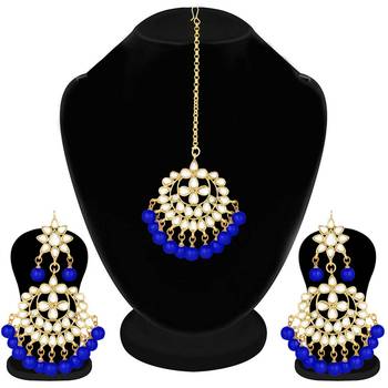 Traditional Pearl And Blue Kundan Maang Tikka With Earring Set For Women 5