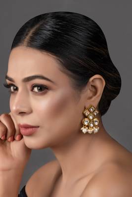 Gold tone kundan earrings 3