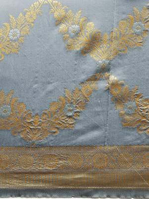 Women'S Grey silk blend Woven Design Saree With Unstitched Blouse 4