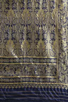 Women's Navy Blue silk blend Woven Design Saree With Unstitched Blouse