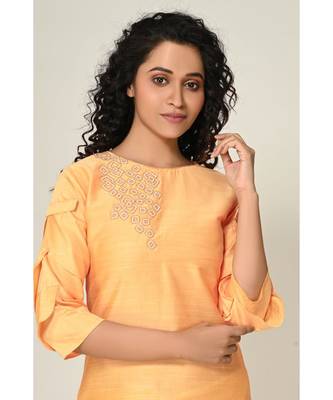 embroidered yellow raw silk  Kurta Straight Pant    Dupatta 4