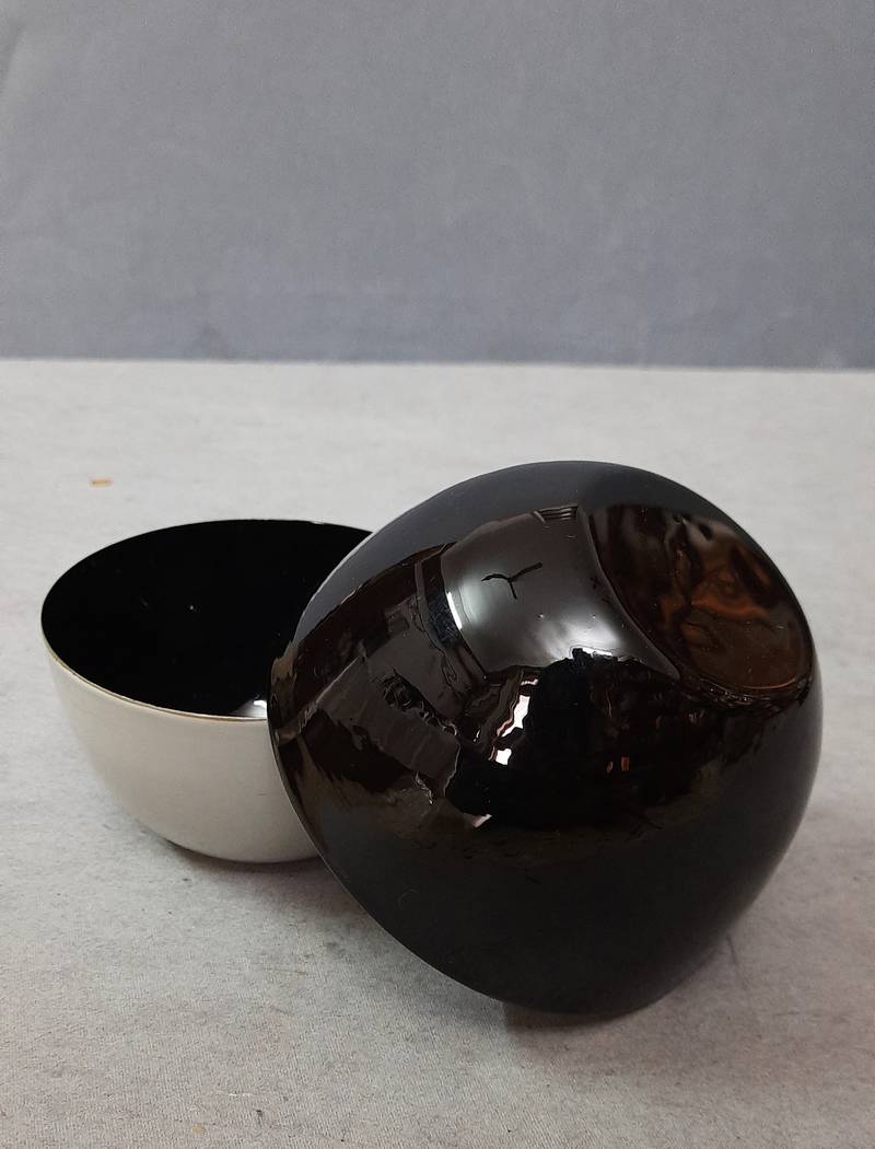 Color Palatte Black and Grey Bowl Set