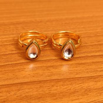 White toe-rings 1