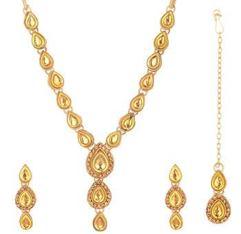 gold metal necklace set with shore kundan design 1